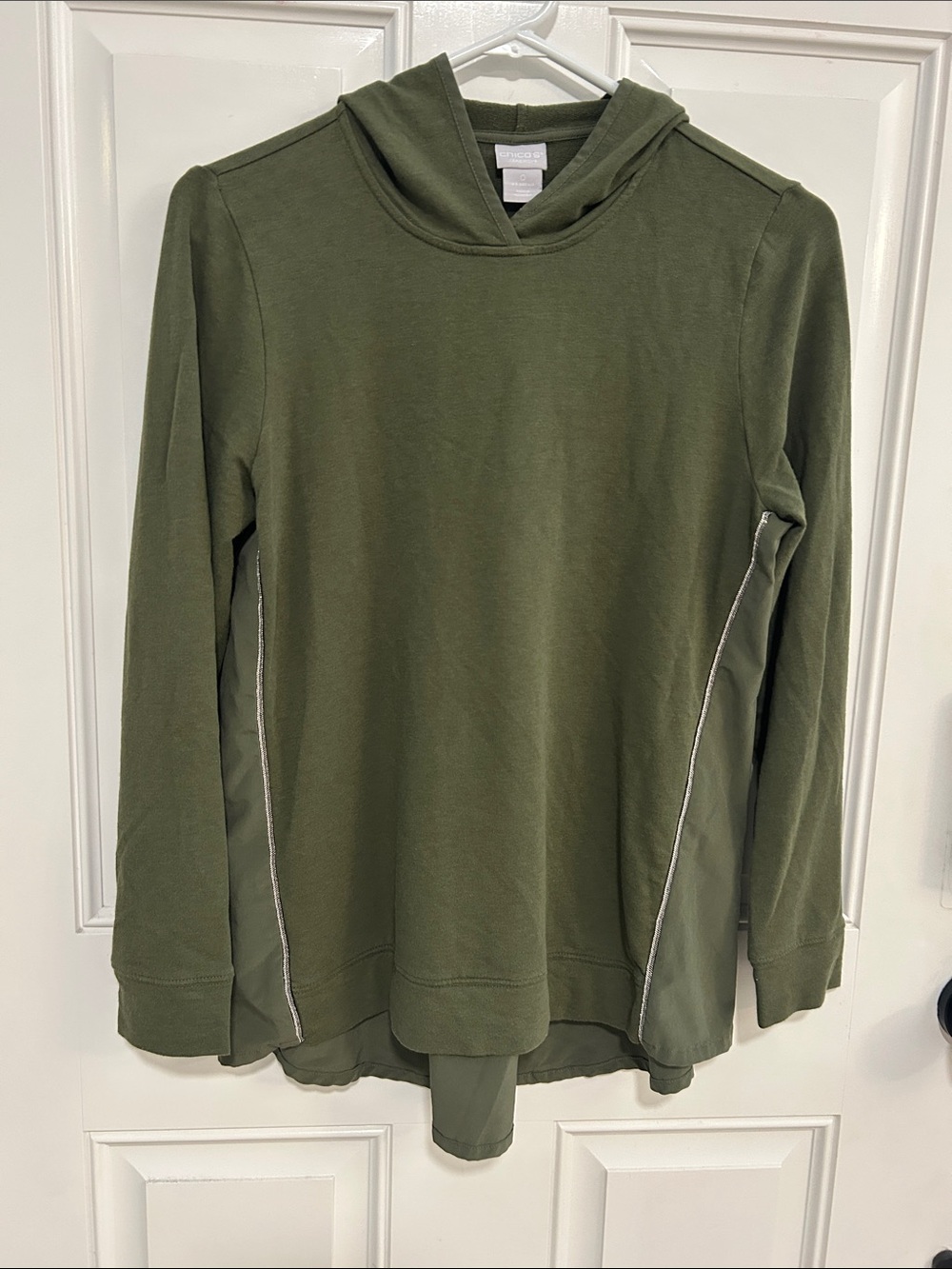 Chico’s Zenergy Olive Green Long Sleeve Pullover Hoodie Size 4/6